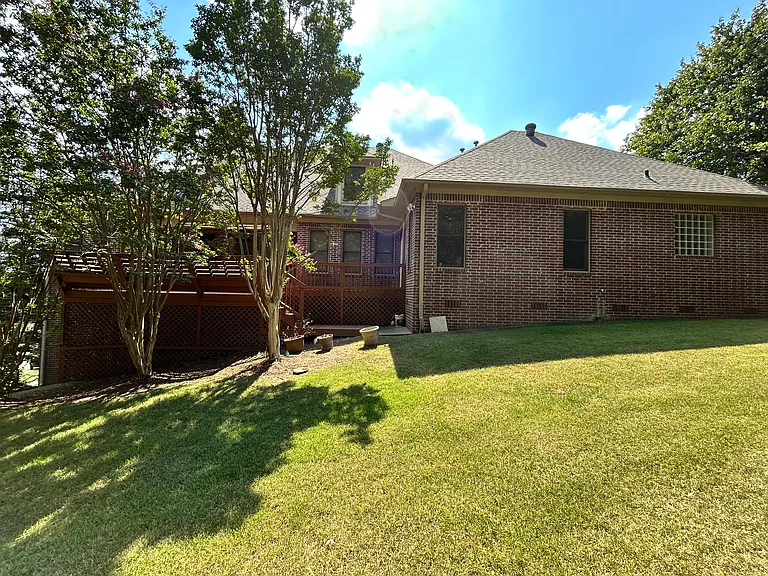 115 Noyant Dr — Photo 39