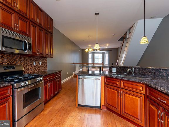 3rd image of 1017 S Dorrance St