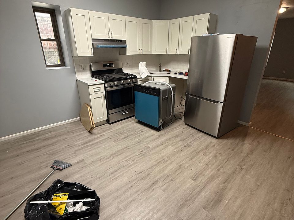 1st image of 3150 Washington St #2