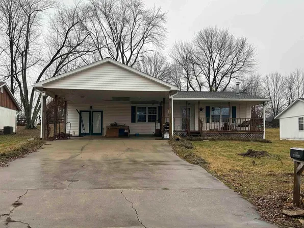 102 Cherokee Dr, Vienna, IL 62995