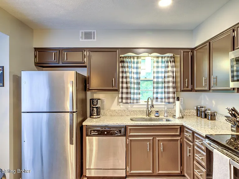 341 S Birchwood Ave #2 — Photo 8