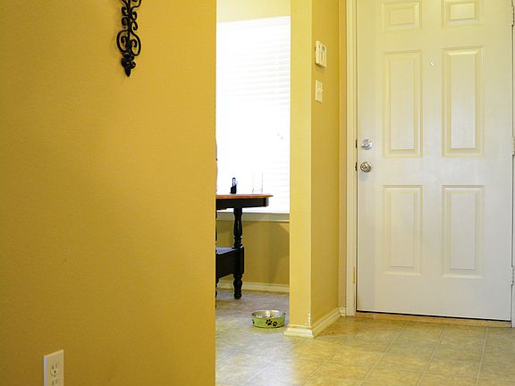 3rd image of 1316 Travis Cir