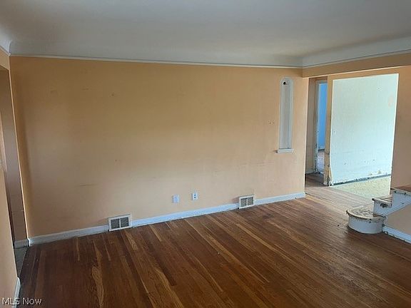 5th image of 5127 Erwin St