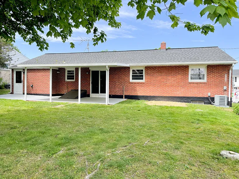 1730 Hemlock Rd — Photo 35