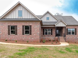 8418 Cripplegate Trce, Browns Summit, NC 27214