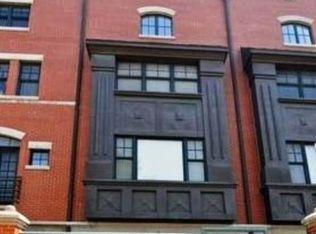 4325 W Peterson Ave, Chicago, IL 60646