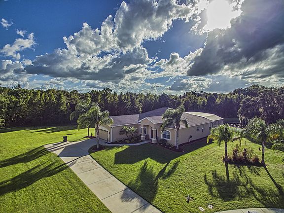 3rd image of 2813 Blackwater Creek Dr