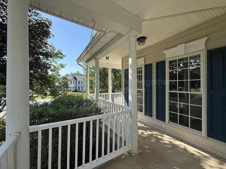10500 Westfield Ln — Photo 3