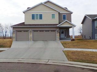 1459 46th Ave S, Moorhead, MN 56560