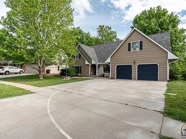 2418 SW Pepperwood Cir, Topeka, KS 66614