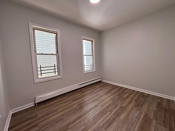 3rd image of 142 Johnson Ave #1F