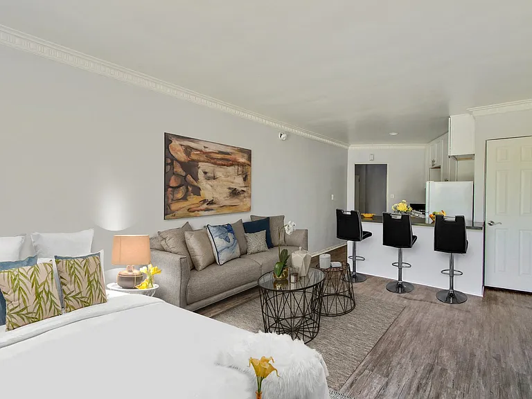 Levering Apartments — Photo 22