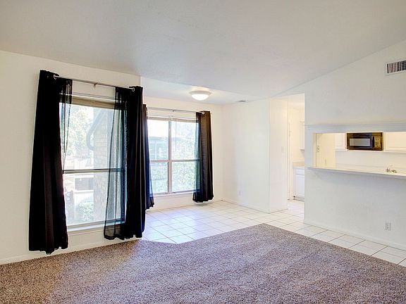 2nd image of 1109 Calico Ln APT 1820