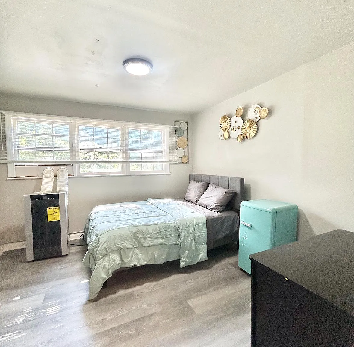 4 bed, 3.5 bath, 1400 sqft, $767 — Photo 3