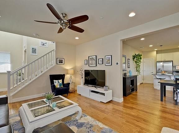 4th image of 5388 Chesbro Ave