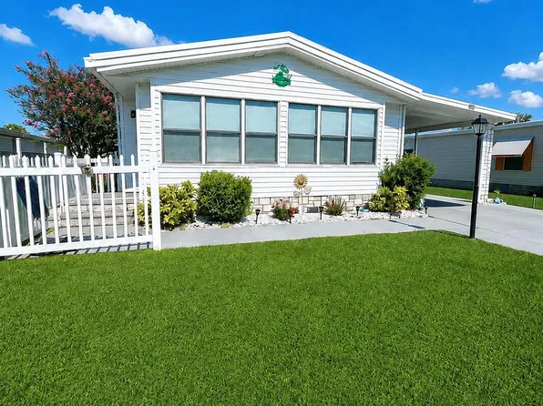 920 Hyacinth Cir, Barefoot Bay, FL 32976