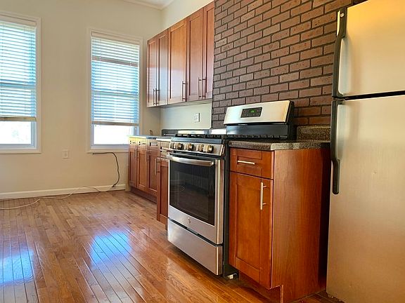 2nd image of 352 Leonard St #6
