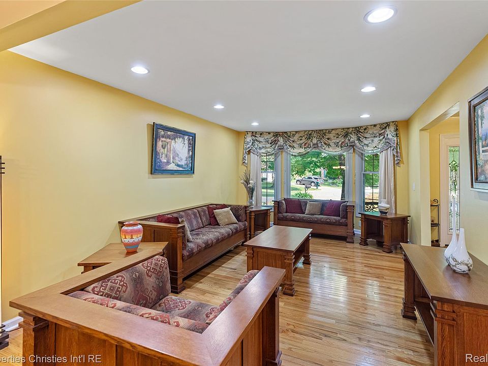 41101 Croydon Ct, photo 12