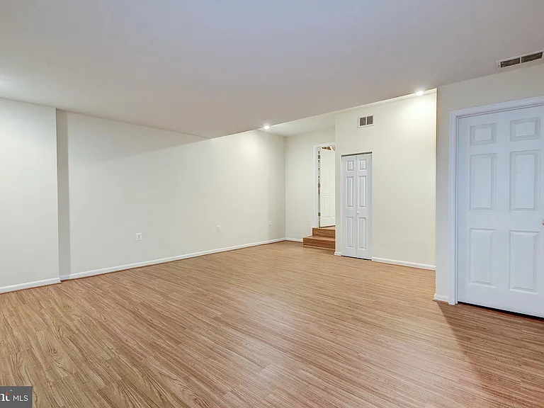 1502 Farsta Ct — Photo 23