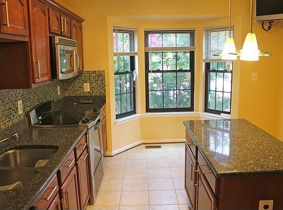 2nd image of 7602 Southern Oak Dr