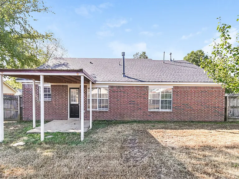 190 Pine Ridge Ln — Photo 16