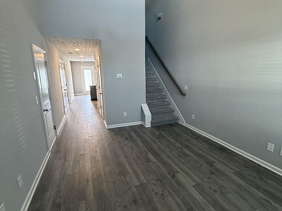 2nd image of 646 Hamilton Crossings