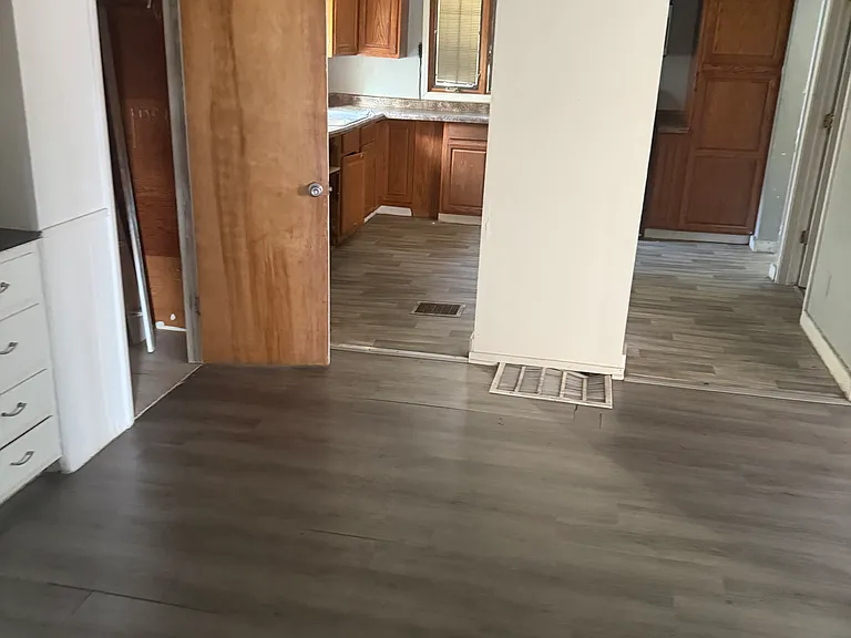 642 Sinclair Ave NE — Photo 14