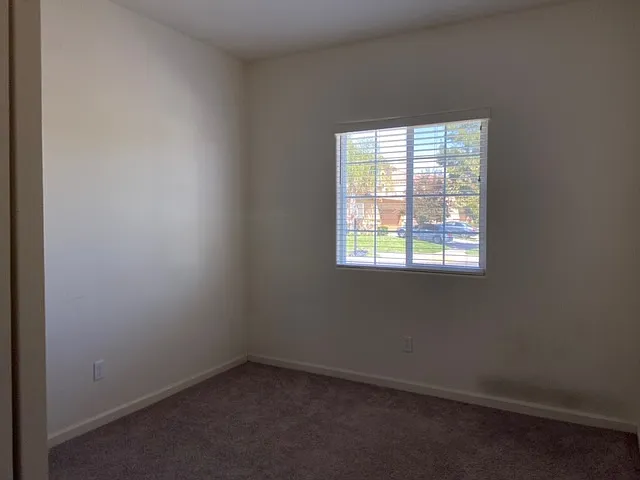 Freemark Dr — Photo 7