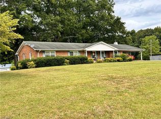 129 Woodvale Dr, Mocksville, NC 27028