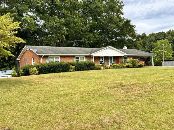 129 Woodvale Dr, Mocksville, NC 27028