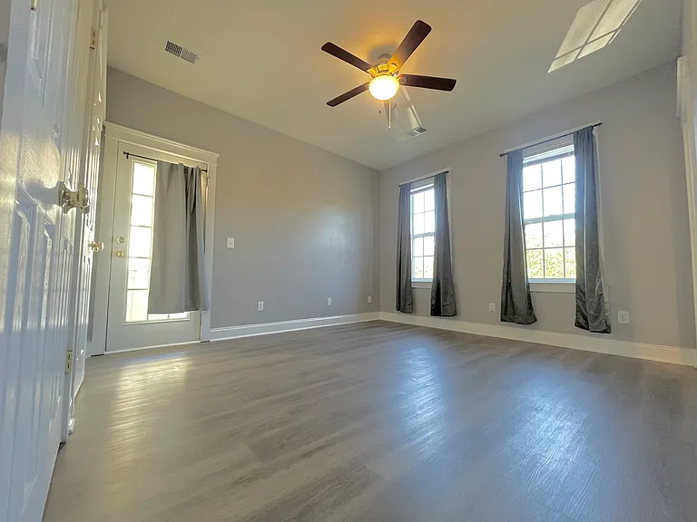 318 White Gables Dr — Photo 9