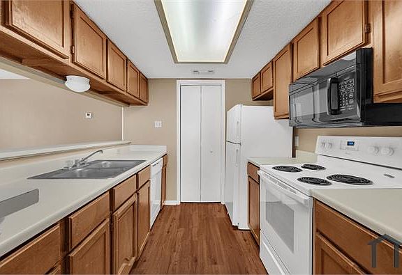 3rd image of 6307 Cambridge Dr APT 2