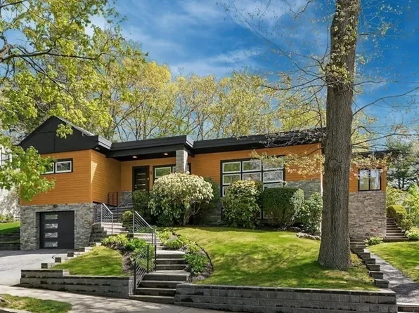 5 Audubon Dr, Newton, MA 02467