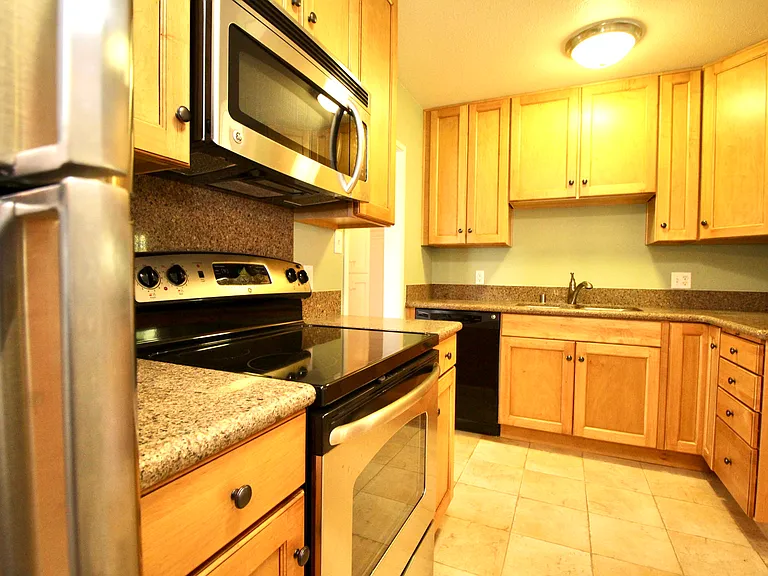 15539 Vassar Ave — Photo 17