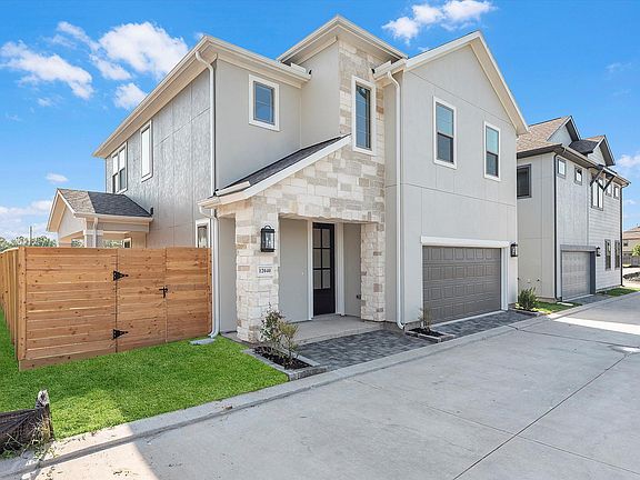 2nd image of 12040 Royal Oaks Banner Way