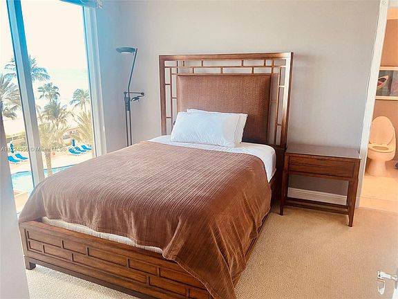 4th image of 17555 Collins Ave APT 606