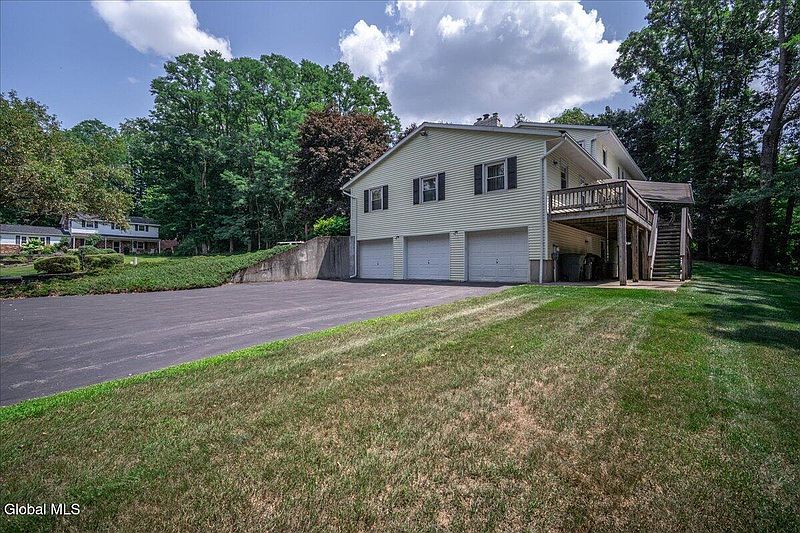 2nd image of 47 Rolling Brook Drive