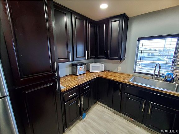 5th image of 597 Silver Lane
