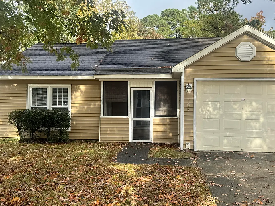 206 Wedgewood Dr