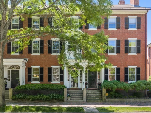 33 Chestnut St, Salem, MA 01970