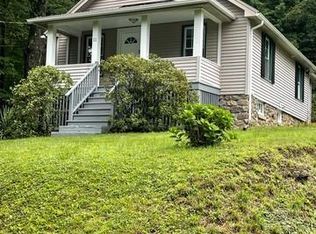 11 Maplewood St, Waterbury, CT 06708