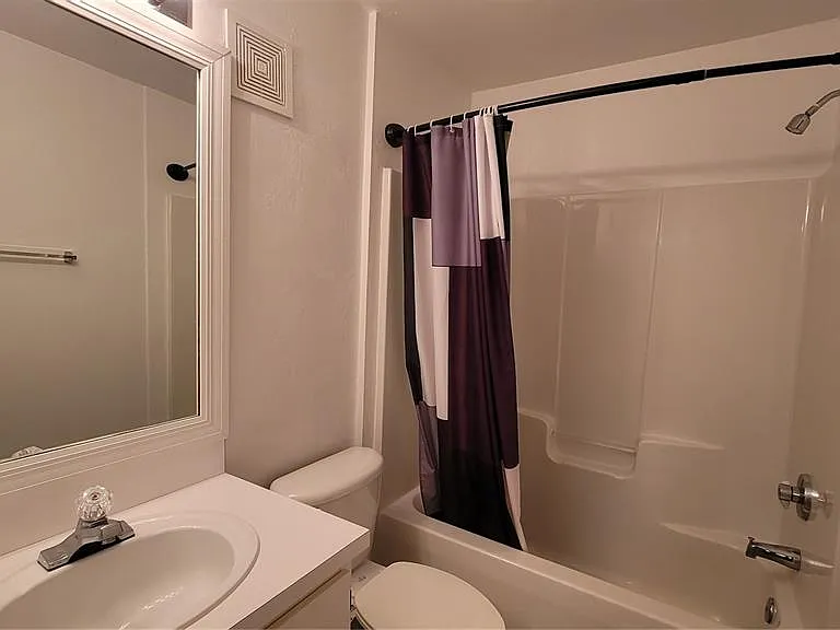 4000 SW 23rd St #6-303 — Photo 8