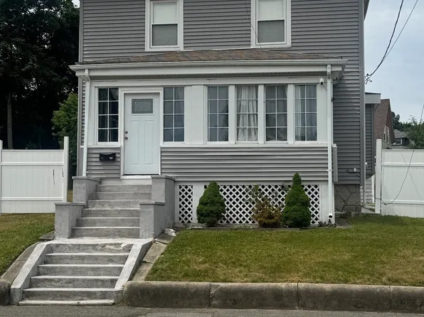 103 Manomet St, Brockton, MA 02301