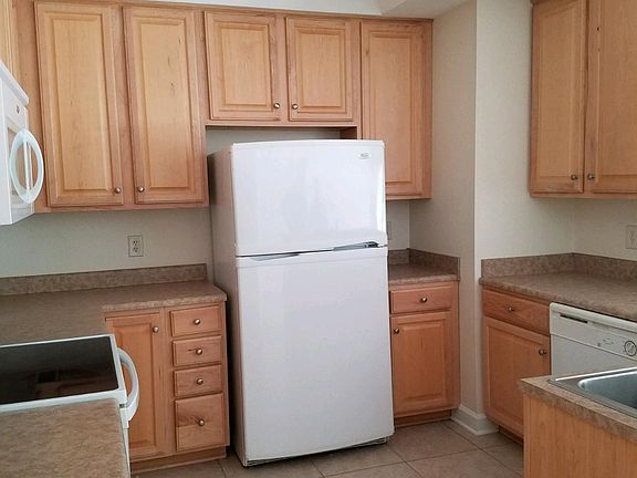 5th image of 908 Resort Cir #606