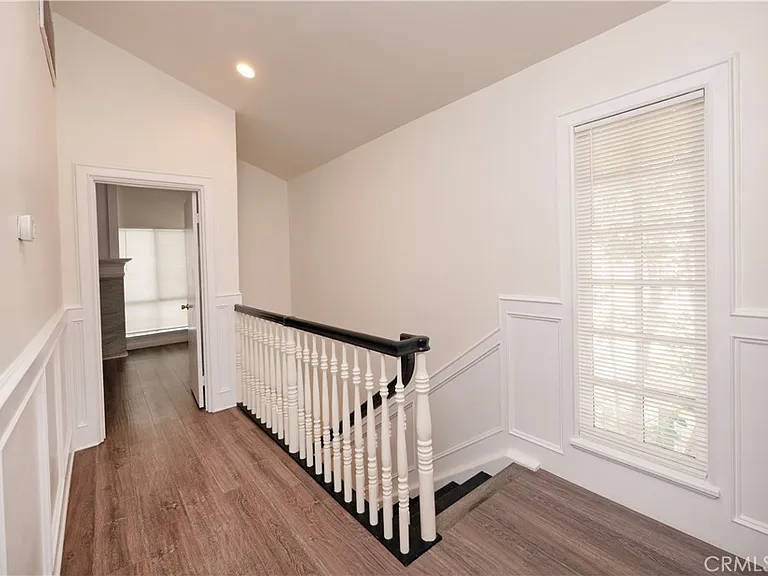 328 W 7th St — Photo 14