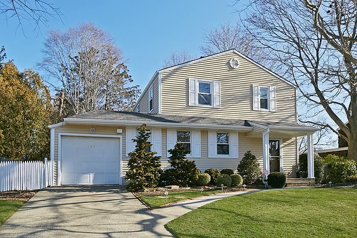 1st image of 188 Peachtree Ln