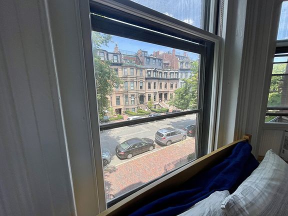 5th image of 130 Marlborough St APT 5