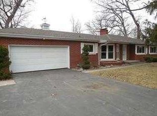8 Elmwood Dr, Kankakee, IL 60901