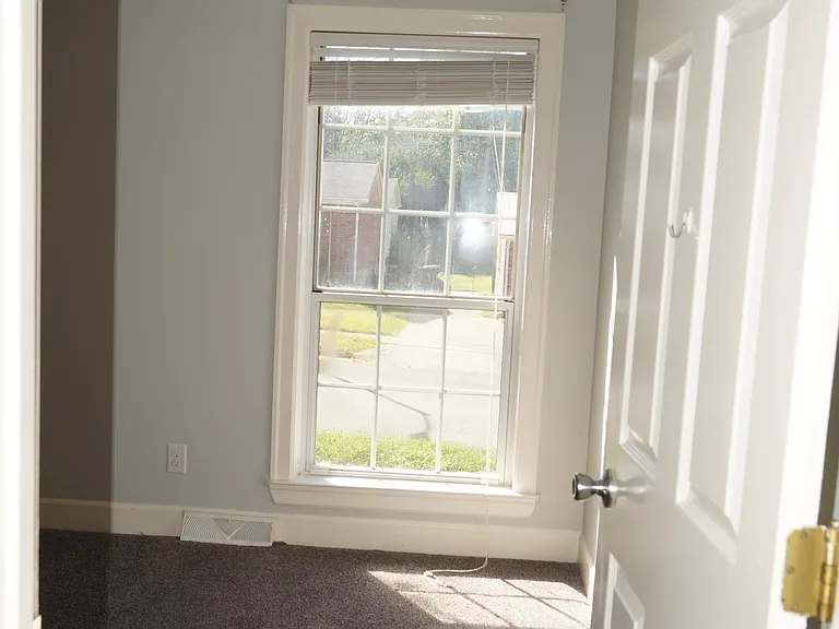 979 Jairus Dr — Photo 18