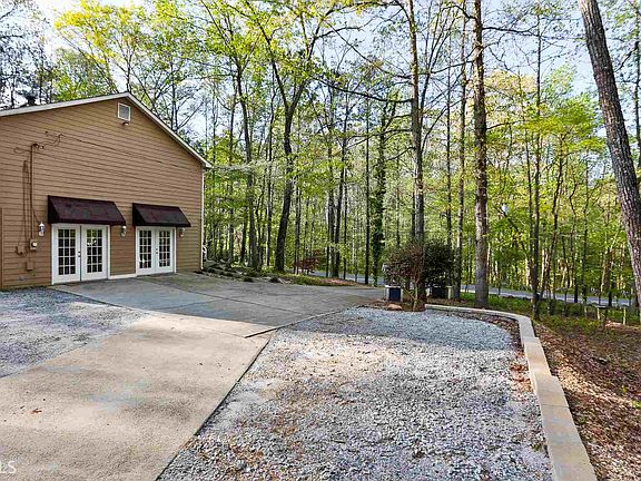 3rd image of 65 Rockland Dr